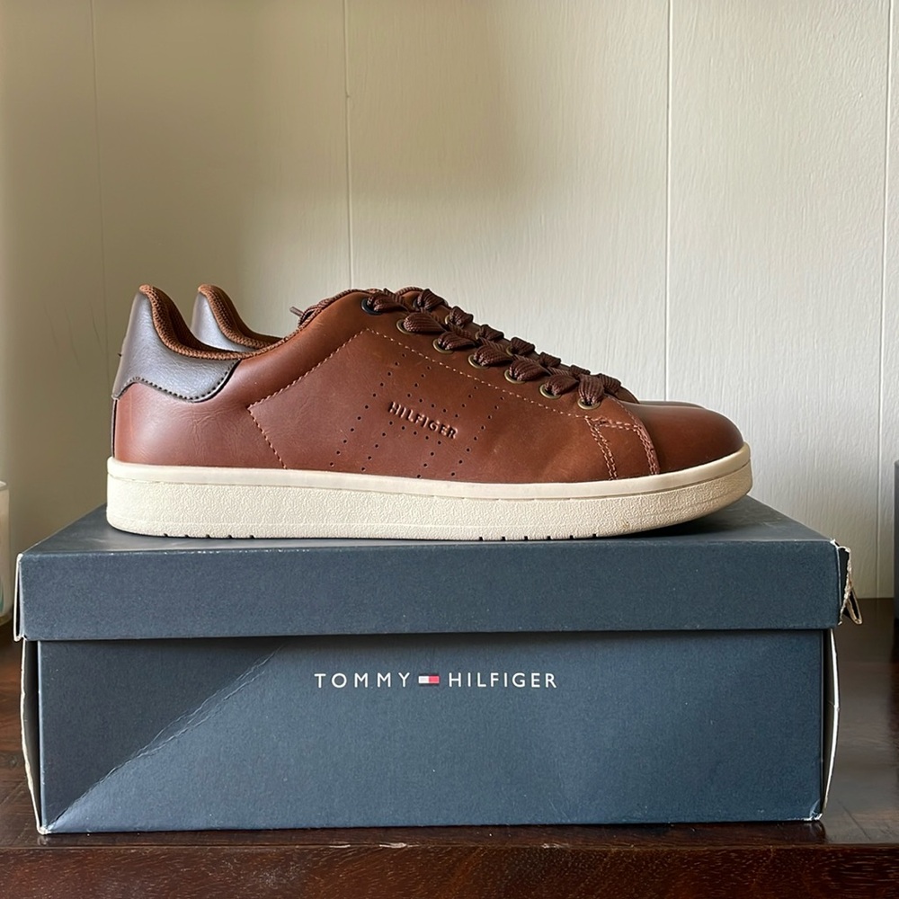 Leather Tommy Hilfiger shoes. Worn once. New condition.